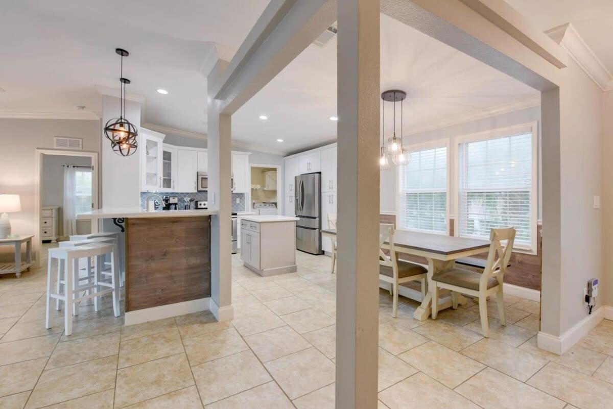 Loggerhead Lagoon - Modern Waterfront Home Pirates Cove Экстерьер фото