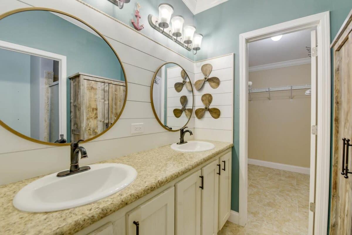 Loggerhead Lagoon - Modern Waterfront Home Pirates Cove Экстерьер фото